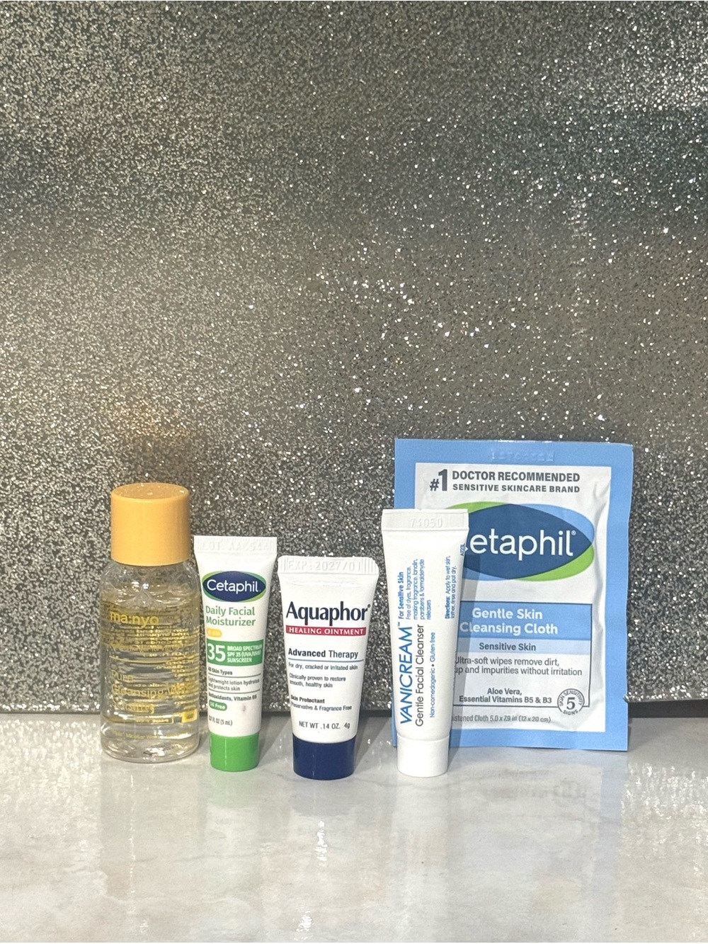 5 for $25 item 🌺 Mini Skincare Set